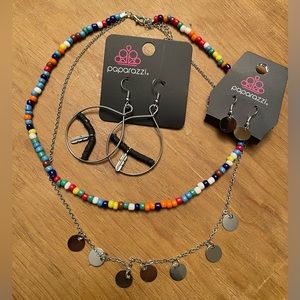 Paparazzi set necklace and earrings 4 piecesgold tone 1” feather pendant